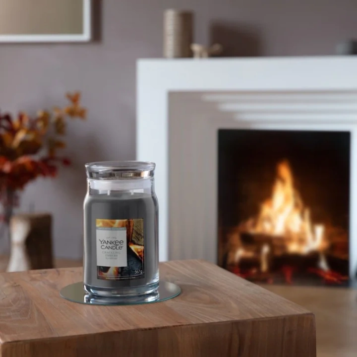 YANKEE CANDLE Crackling Embers świeca zapachowa Signature duża 567g