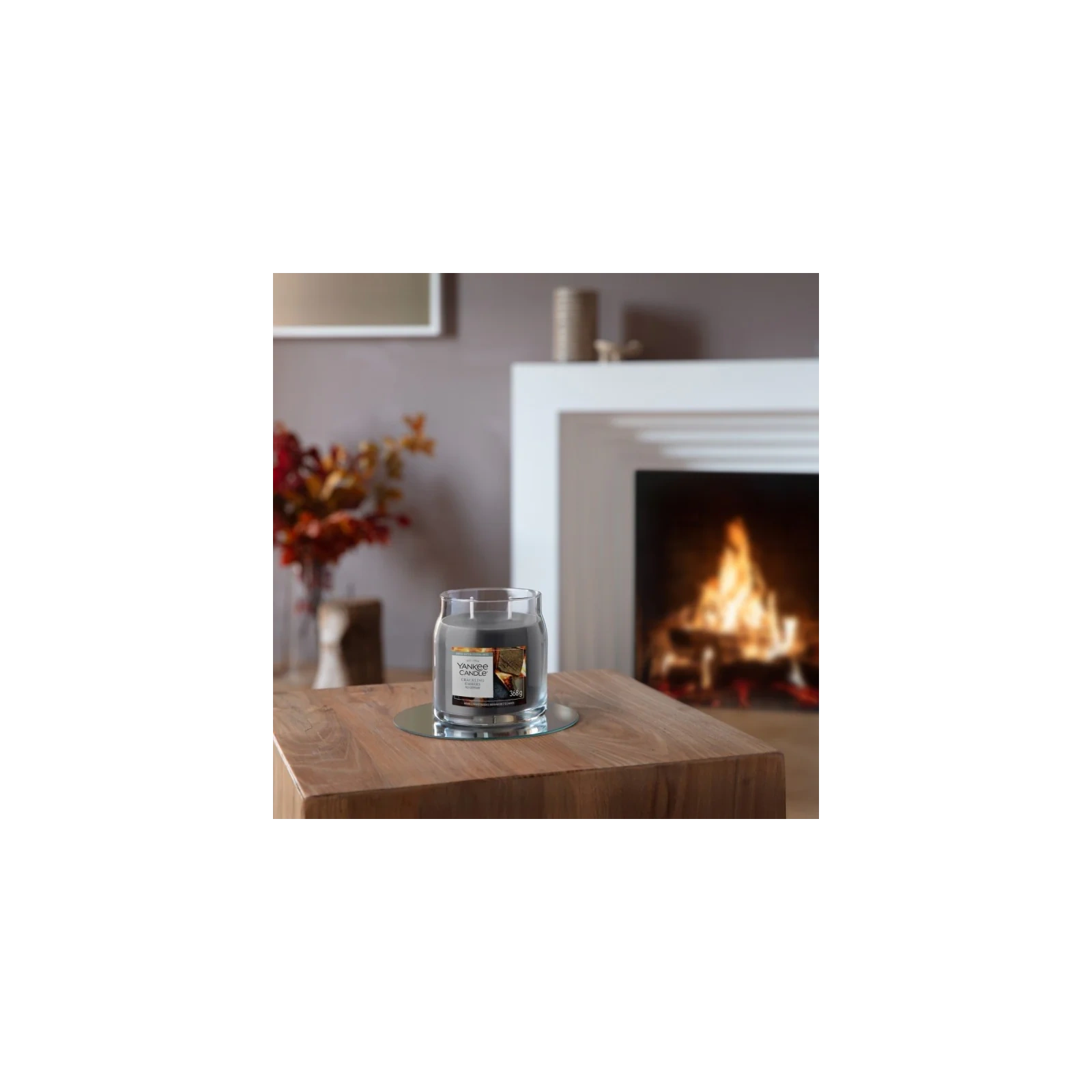 YANKEE CANDLE Crackling Embers świeca zapachowa Signature średnia 368g