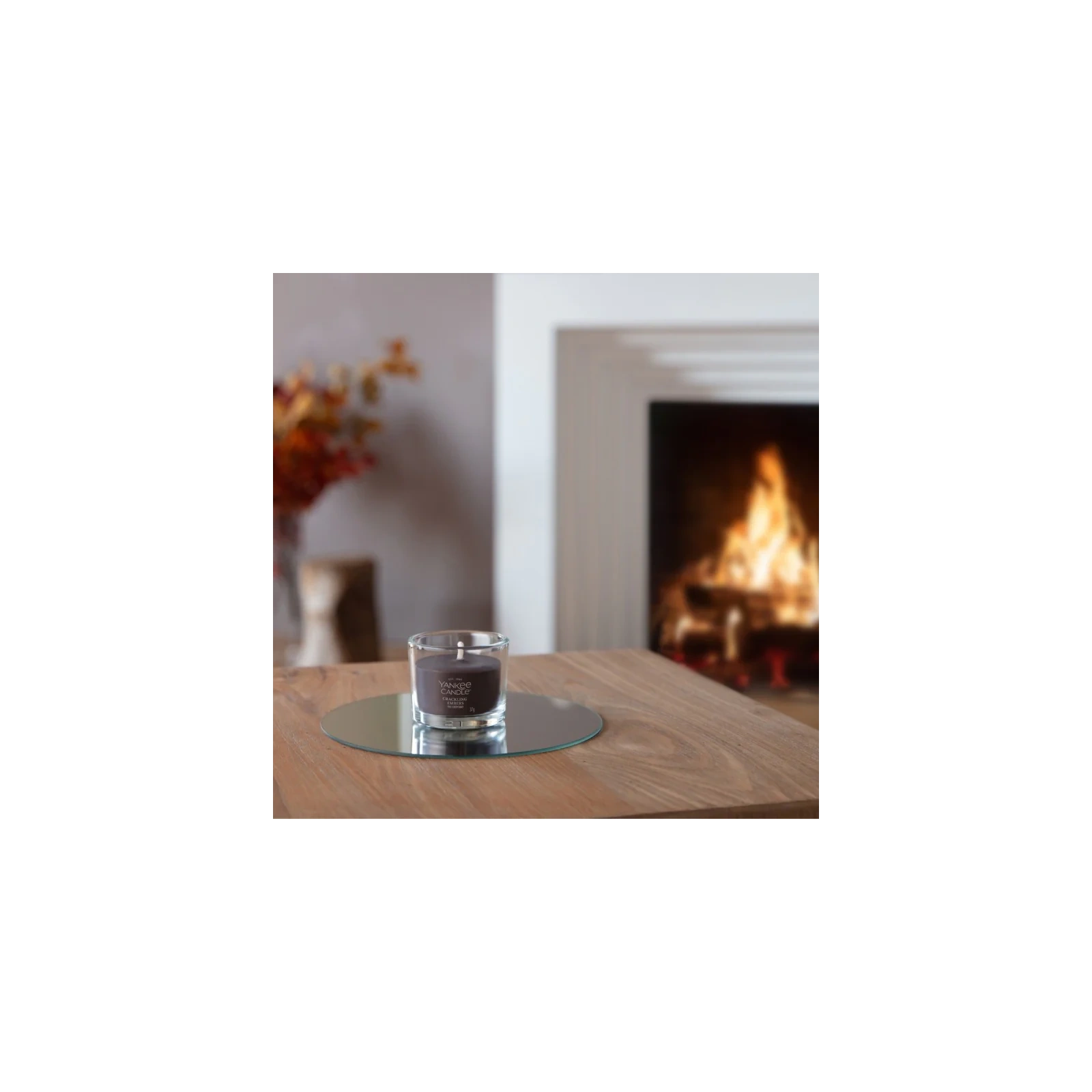 YANKEE CANDLE Crackling Embers świeca zapachowa Signature mini 37g