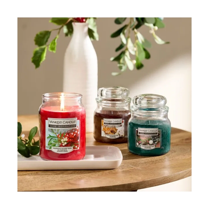 YANKEE CANDLE Home Inspiration Duża świeca w słoiku MISTLETOE CHARM 538g