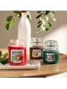 YANKEE CANDLE Home Inspiration Duża świeca w słoiku MISTLETOE CHARM 538g