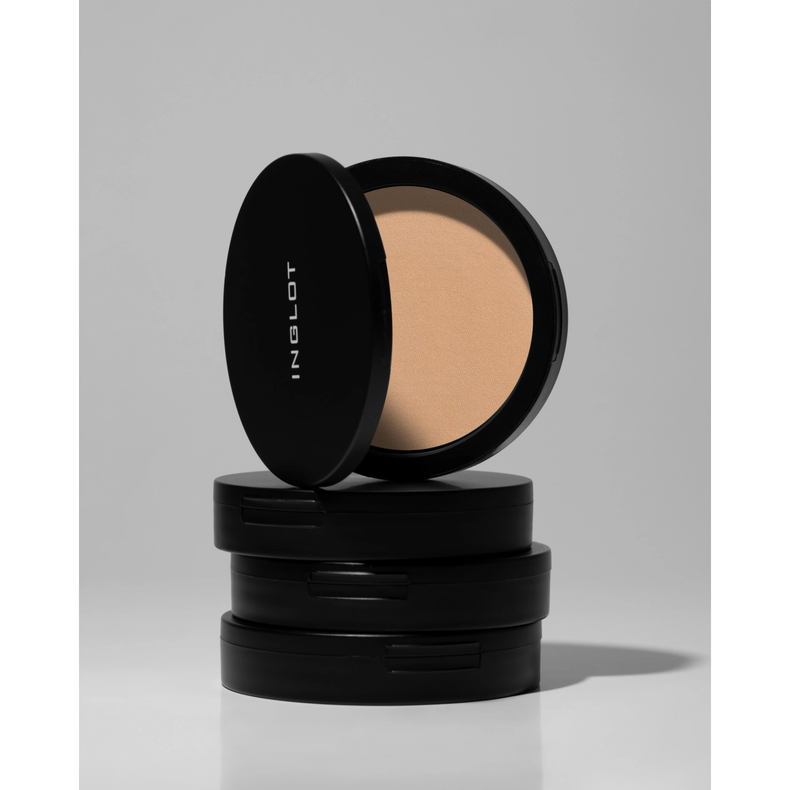 INGLOT Freedom System Satin Skin puder do twarzy prasowany 52 Soft Powder Beige 9g