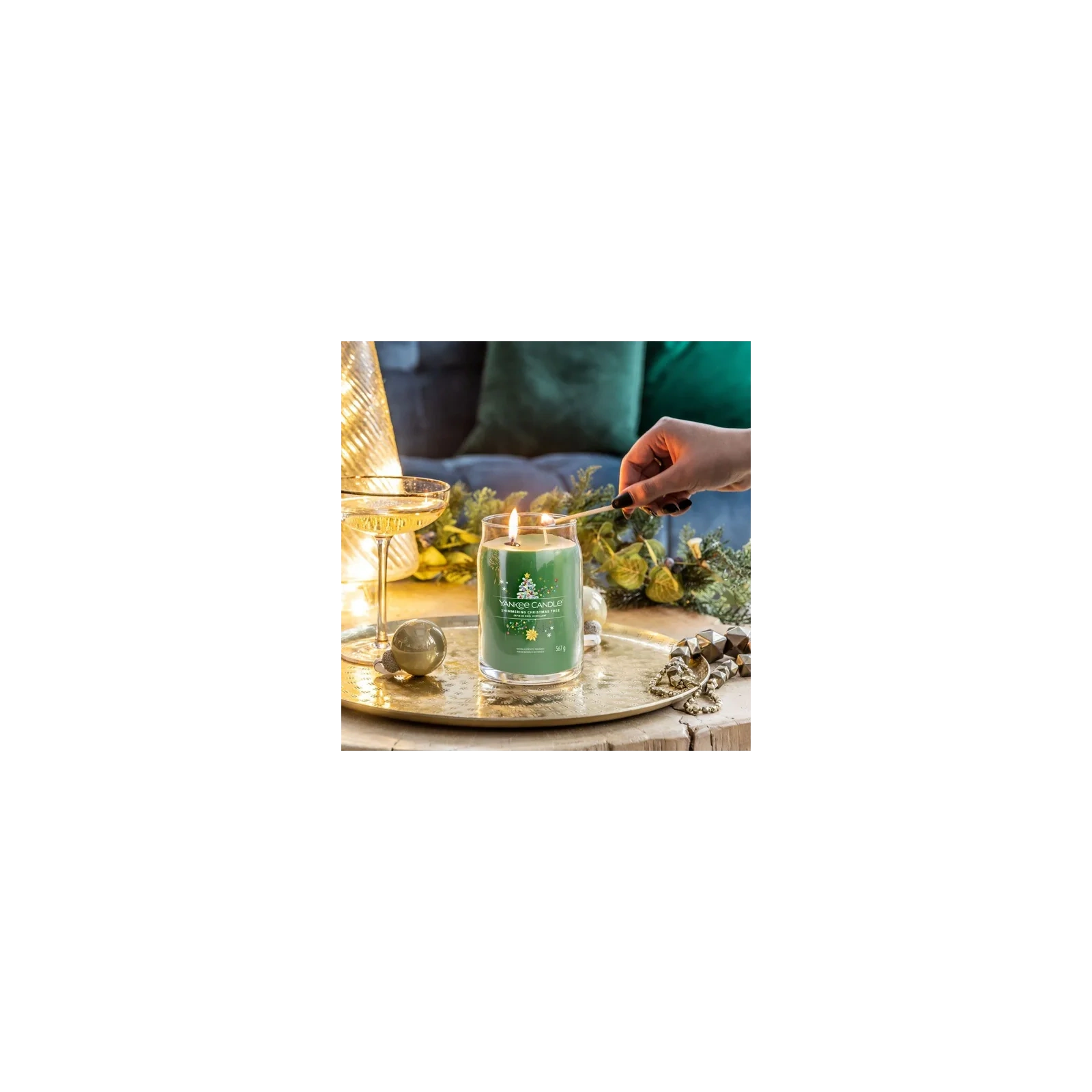 YANKEE CANDLE Signature Duża świeca w słoiku SHIMMERING CHRISTMAS TREE 567g