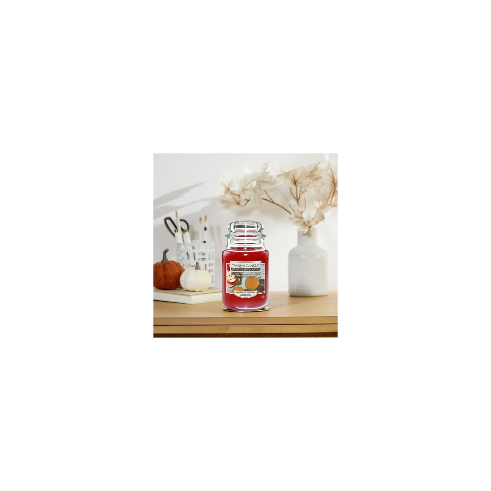 YANKEE CANDLE Home Inspiration Duża świeca w słoiku APPLE CINNAMON CIDER 538g
