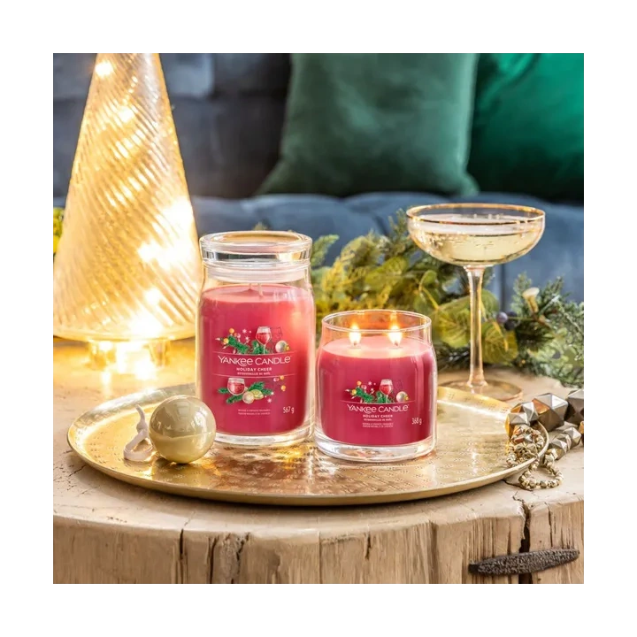 YANKEE CANDLE Signature Duża świeca w słoiku SPARKLING WINTERBERRY 567g 