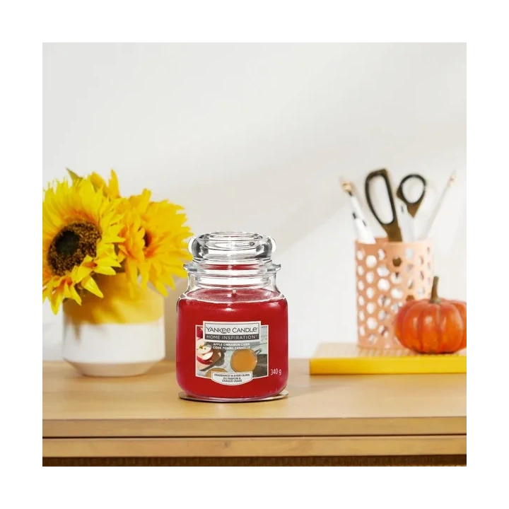 YANKEE CANDLE Home Inspiration Średnia świeca w słoiku APPLE CINNAMON CIDER 340g