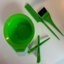 GARNIER akcesoria do farbowania miseczka pędzelek grzebień i spinki 1szt