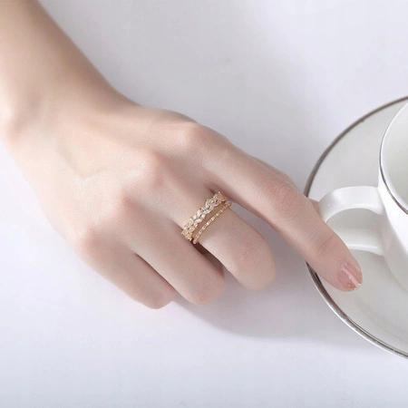 ECARLA pierścionek ze stali chirurgicznej platerowanej złotem PST932