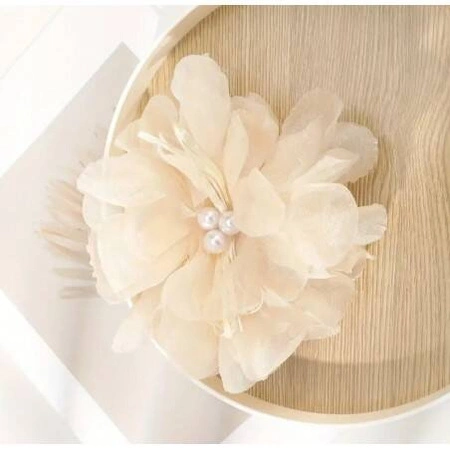 ECARLA klamra do włosów tiulowa z perełkami Kwiat Biała SP323B