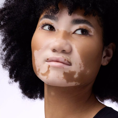 CATRICE Under Eye Brightener rozświetlający puder pod oczy 020 Warm Nude 2,3g