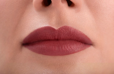 PAESE The Kiss Lips zestaw konturówka i pomadka w płynie 04 Rusty Red