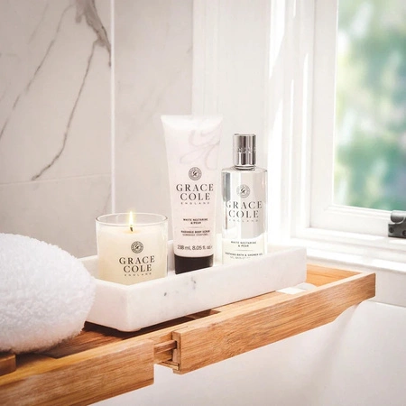 GRACE COLE White Nectarine & Pear peeling do ciała 225g