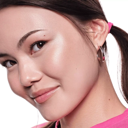 ESSENCE Soft Touch Bouncy Glow rozświetlacz do twarzy 20 Glazed Dew 4g