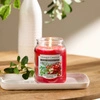 YANKEE CANDLE Home Inspiration Duża świeca w słoiku MISTLETOE CHARM 538g