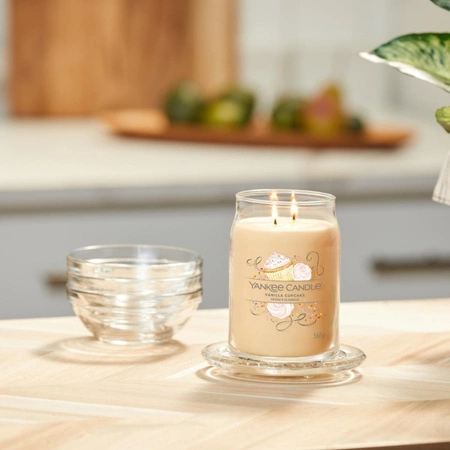 YANKEE CANDLE Signature Duża świeca w słoiku VANILLA CUPCAKE 567g