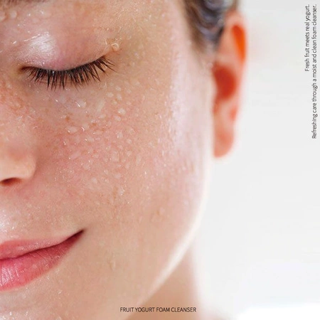 OTTIE Fruit Yogurt Foam Cleanser pianka oczyszczająca do twarzy Stawberry 150ml