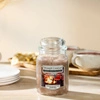 YANKEE CANDLE Home Inspiration Duża świeca w słoiku CAMPFIRE STORIES 538g