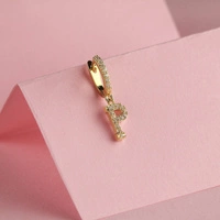 ECARLA kolczyk ze stali szlachetnej platerowanej 14k złotem Literka P KST1683P