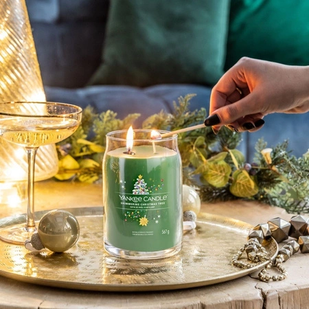 YANKEE CANDLE Signature Duża świeca w słoiku SHIMMERING CHRISTMAS TREE 567g