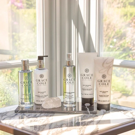 GRACE COLE White Nectarine & Pear mgiełka do włosów ciała 250ml