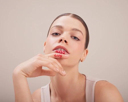 PAESE The Kiss Lips zestaw konturówka i pomadka w płynie 02 Nude Coral