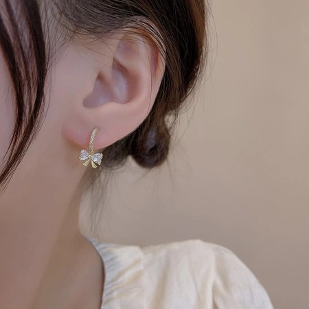 ECARLA kolczyki ze stali szlachetnej platerowanej 14k złotem KOKARDKA KST3330