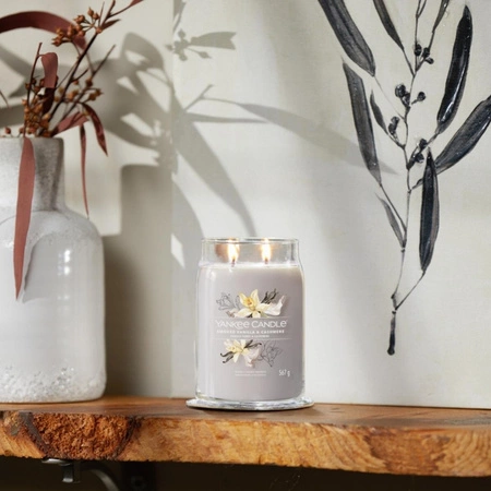 YANKEE CANDLE Signature Duża świeca w słoiku SMOKED VANILLA & CASHMERE 567g
