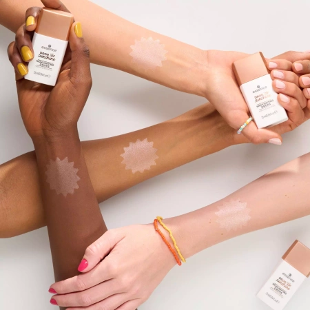 ESSENCE Drop Of Sunshine kropelki rozświetlające z kwasem hialuronowym 25ml