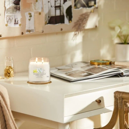 YANKEE CANDLE Signature Średnia świeca w słoiku MIDNIGHT JASMINE 368g