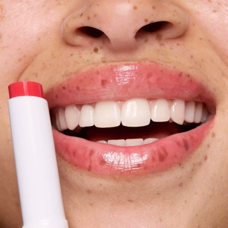 ESSENCE Juicy Bomb Glossy Butter balsam do ust 01 One In A Melon 2,5g