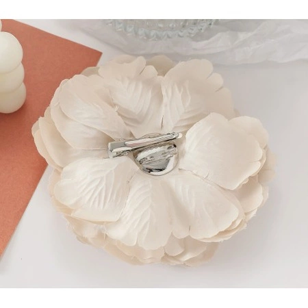 ECARLA broszka ozdobna, efektowna Kwiat 15x15cm Krem BZ208