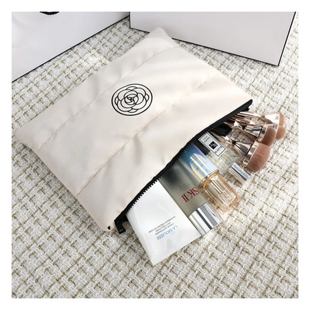 ECARLA kosmetyczka pikowana, wodoodporna 22x31cm Biała KS144B