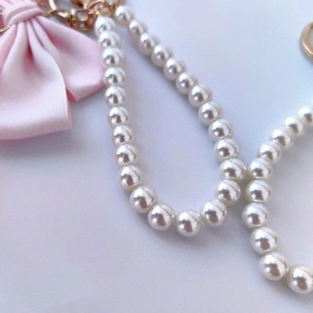 ECARLA brelok do kluczy KOKARDA z perłami Różowa BRL362R