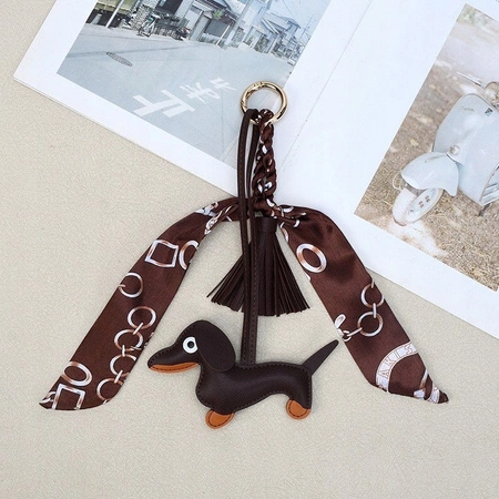 ECARLA brelok do kluczy skórzany JAMNIK z frędzlami Brązowy BRL374BR