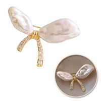 ECARLA broszka perłowa KOKARDA z cyroniami BZ213