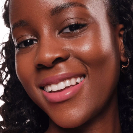 ESSENCE Satin Glow Luminos Shine pomadka do ust 03 Rose And Shine 3,5g