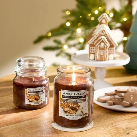 YANKEE CANDLE Home Inspiration Średnia świeca w słoiku GINGERBREAD JINGLE 340g