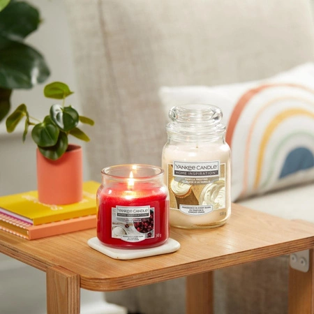 YANKEE CANDLE Home Inspiration Średnia świeca w słoiku CHERRY VANILLA 340g
