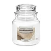YANKEE CANDLE Home Inspiration Średnia świeca w słoiku WHITE LINEN & LACE 340g