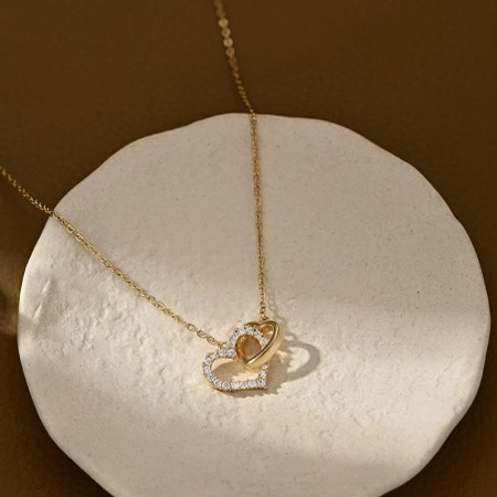 ECARLA naszyjnik ze stali szlachetnej pozłacanej SERCA cyrkonie NST2197