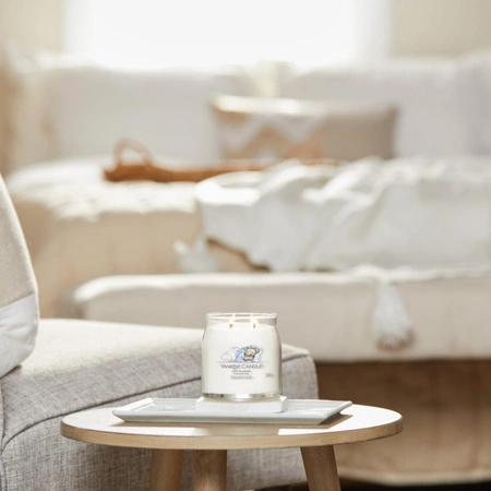 YANKEE CANDLE Signature Średnia świeca w słoiku SOFT BLANKET 368g