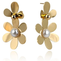 ECARLA kolczyki ze stali szlachetnej platerowane 14k Kwiaty z perełką KST3381