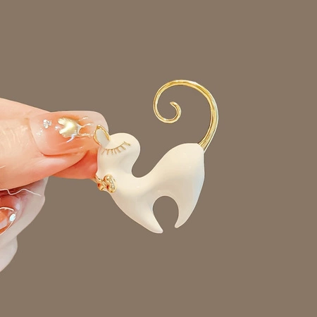 ECARLA broszka emaliowana Biały Kotek BZ206