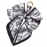 ECARLA brelok do kluczy lub torebki Elegancka kokarda Szarości BRL372