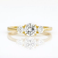 ECARLA pierścionek ze stali chirurgicznej platerowanej złotem PST957R6