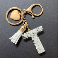 ECARLA brelok do kluczy LITERKA T biała z serca BRL329T