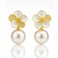 ECARLA kolczyki ze stali szlachetnej platerowanej złotem PERŁY KWIAT KST3513